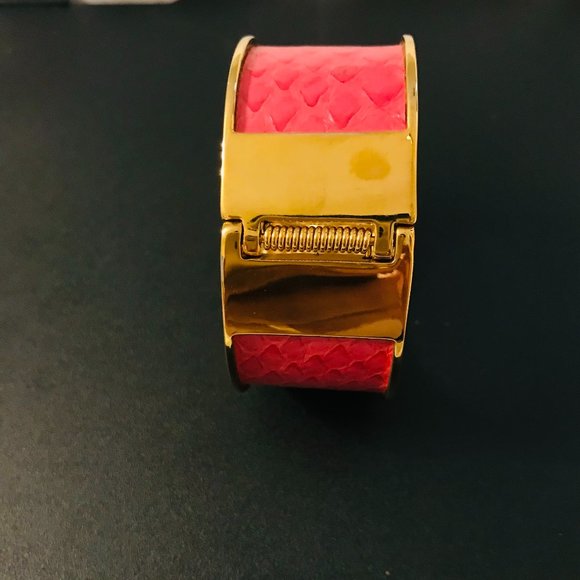 Kara Ross Pink Snakeskin Hinge Cuff Bracelet - Picture 3 of 4